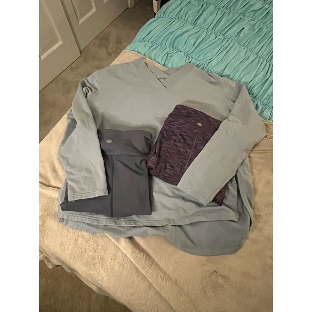 Earth Yoga Bundle One Sweatshirt M And Two Pairs Of Yoga Pants L